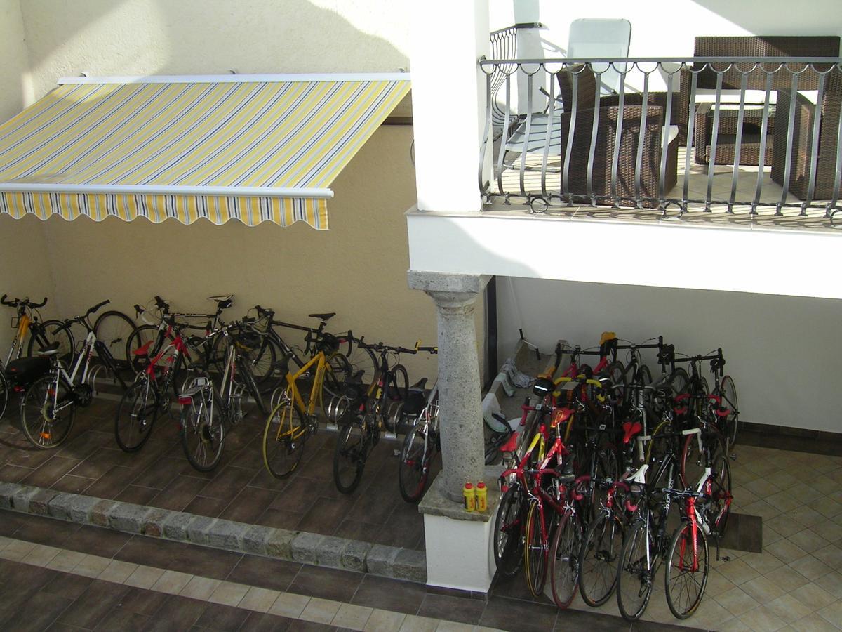 Hotel Gasthof Zur Post Obernberg am Inn エクステリア 写真